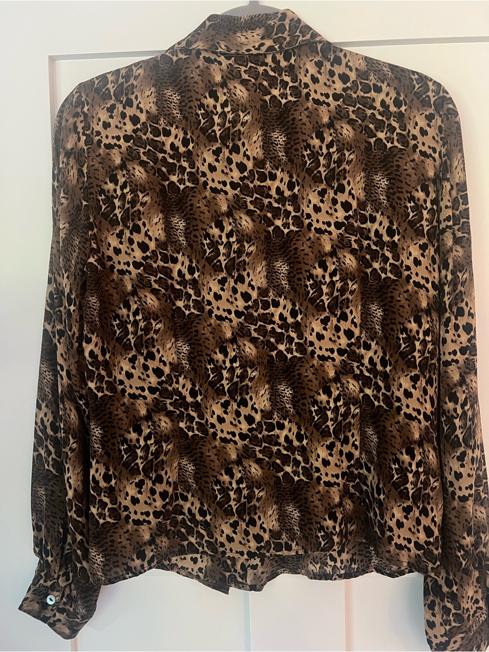 ALLISON TAYLOR | Leopard Print Silk Blouse M Quiet Luxury Mob Wife Y2K - Picture 3 of 6